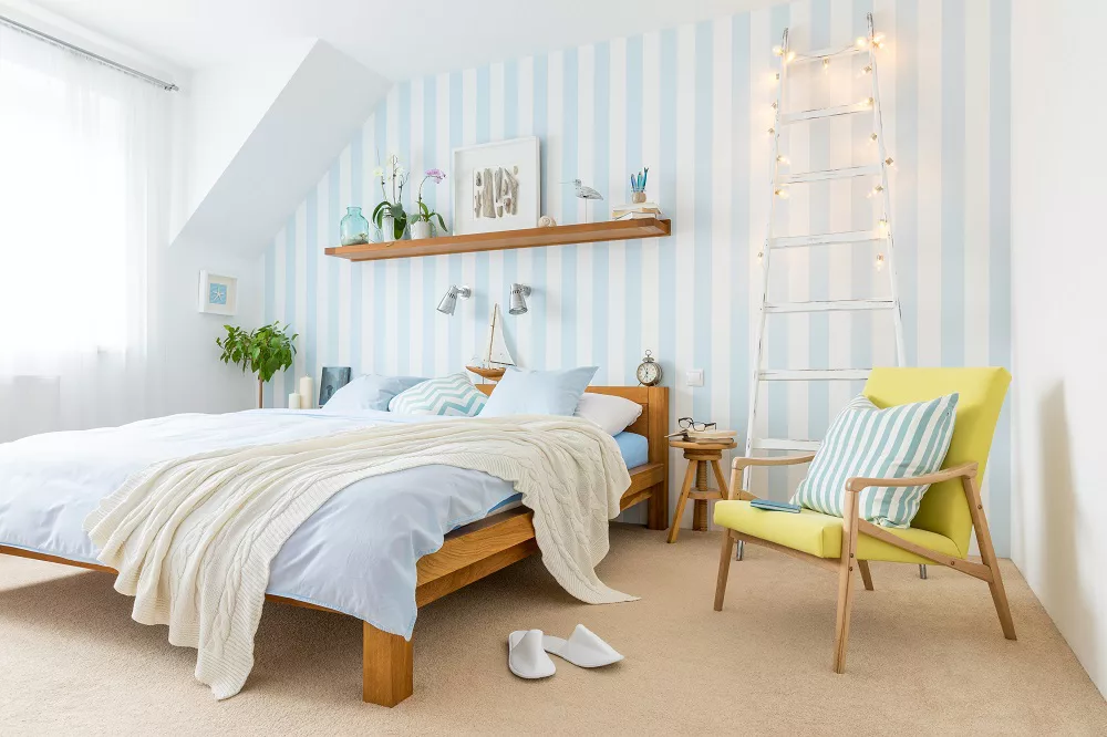 Living Coral - Dwa oblicza rafy koralowej - Pantone wskazuje trendy 10 Sypialnia w stylu marynistycznym.