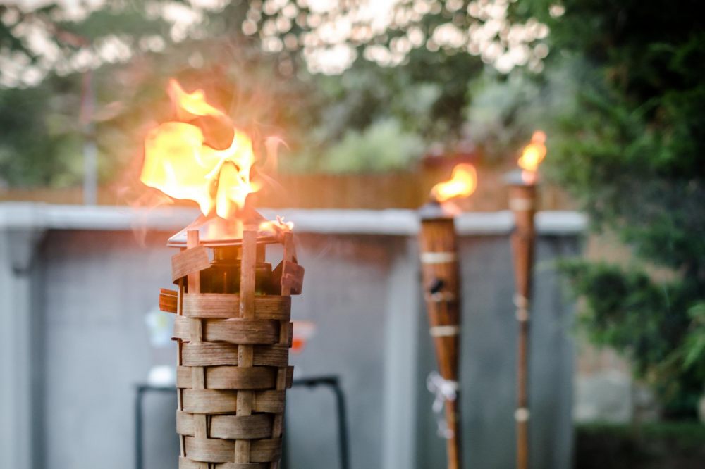 Ziemia, woda, powietrze i ogień - 4 żywioły w ogrodzie 8 pochodnia-ogrodowa-wprowadza-zywioly-do-ogrodu